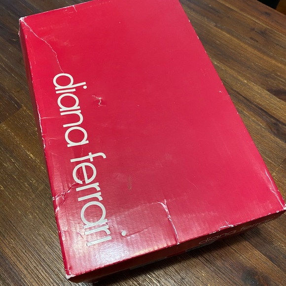 * HOST PICK * Diana Ferrari ‘Gabriette’ Black Patent heels - SIZE 7 - Picture 9 of 13